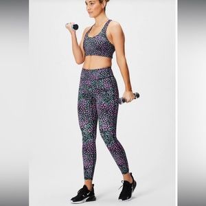 Fabletics SET On The Go Grass Green Safari Spots/Black